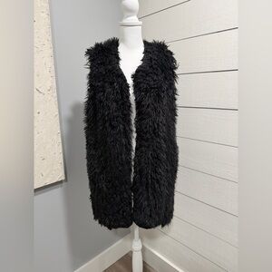 Los Angeles Hit List Black Faux Fur Vest